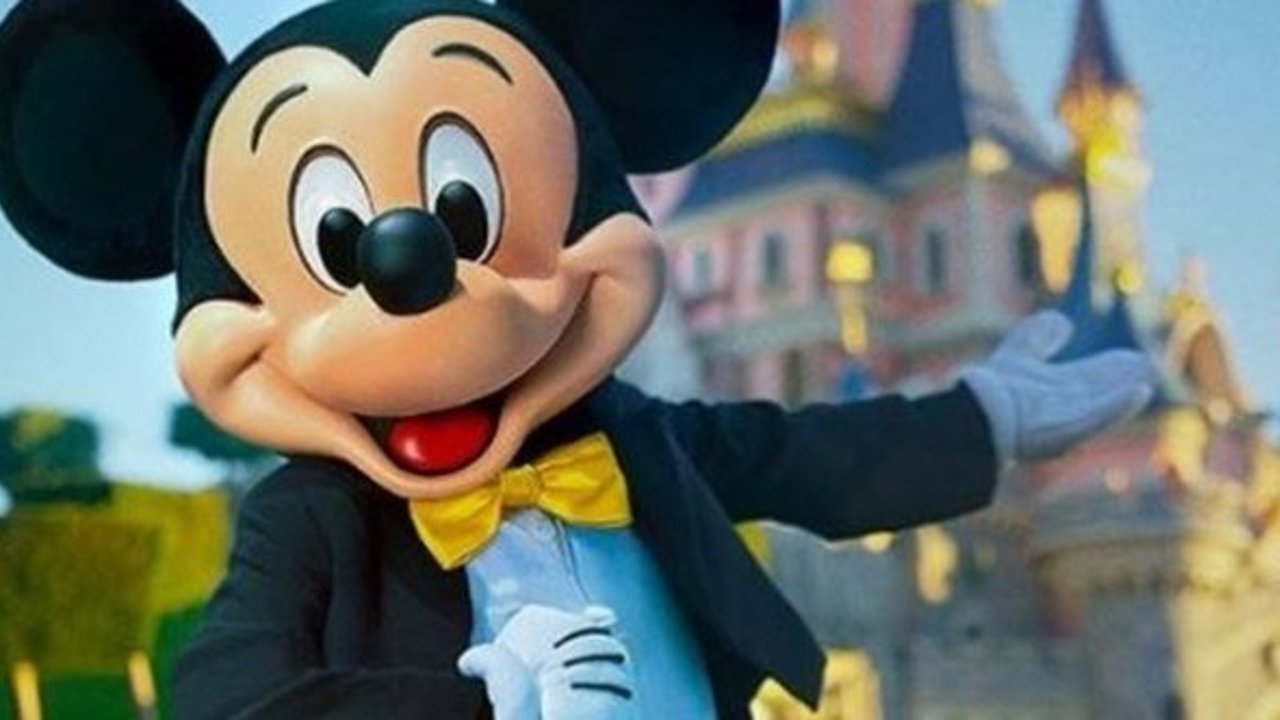 Disneyland Paris kademeli olarak açılacak