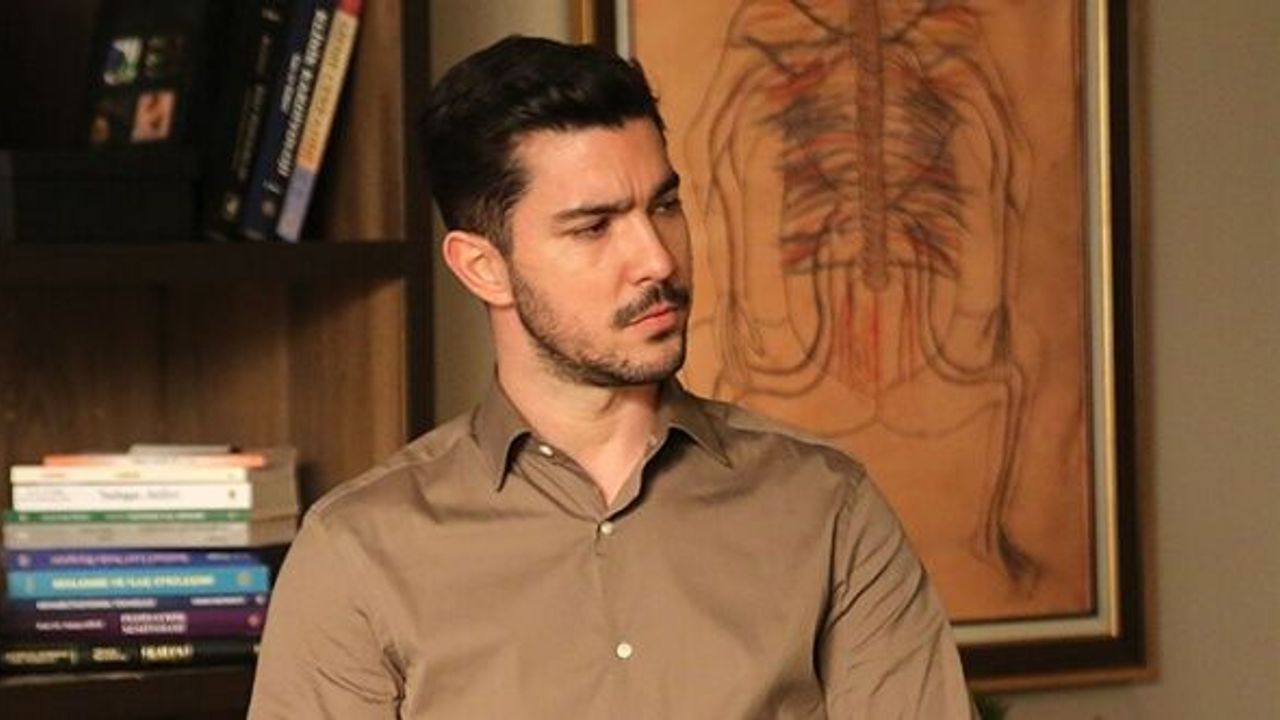 Mehmet Ali 'Hekimoğluculuk' oynuyor
