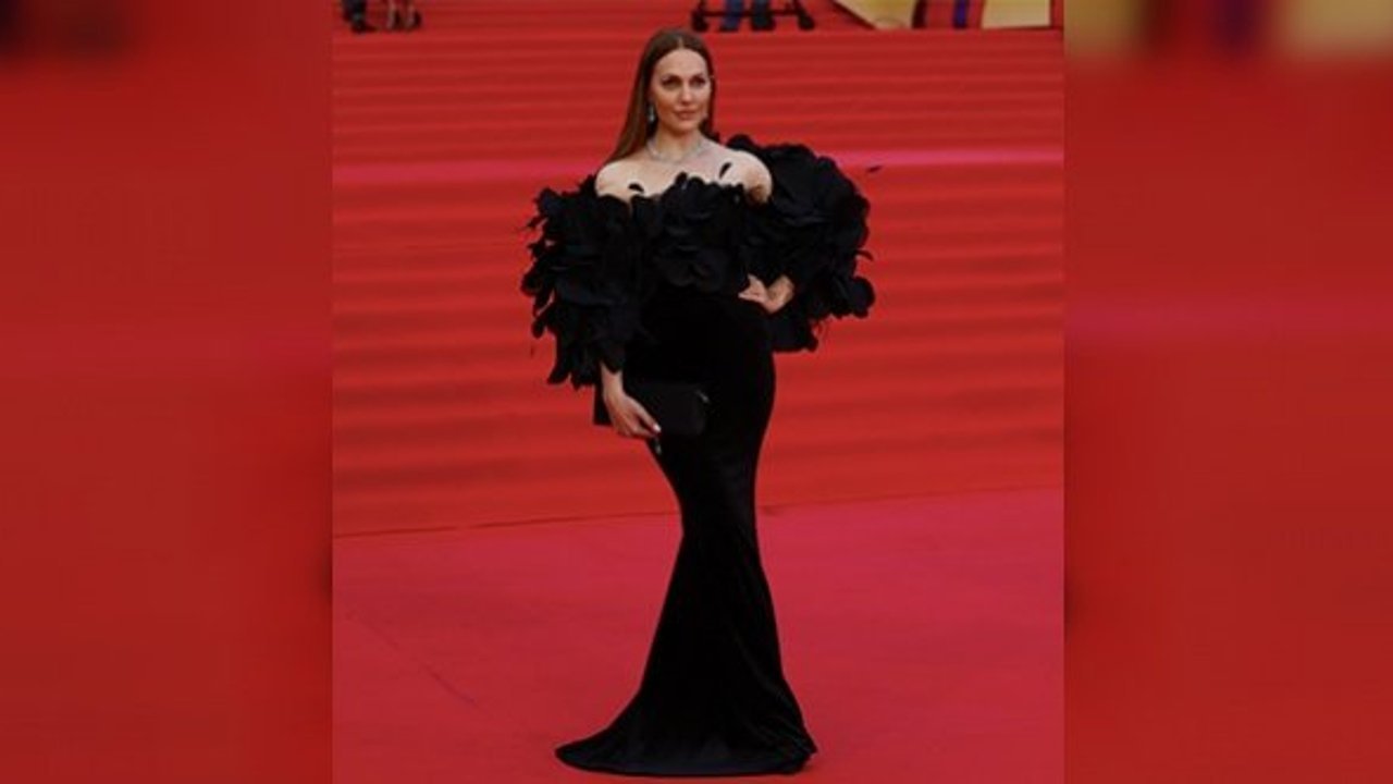 Meryem Uzerli, Moskova Film Festivali'nde dikkat çekti