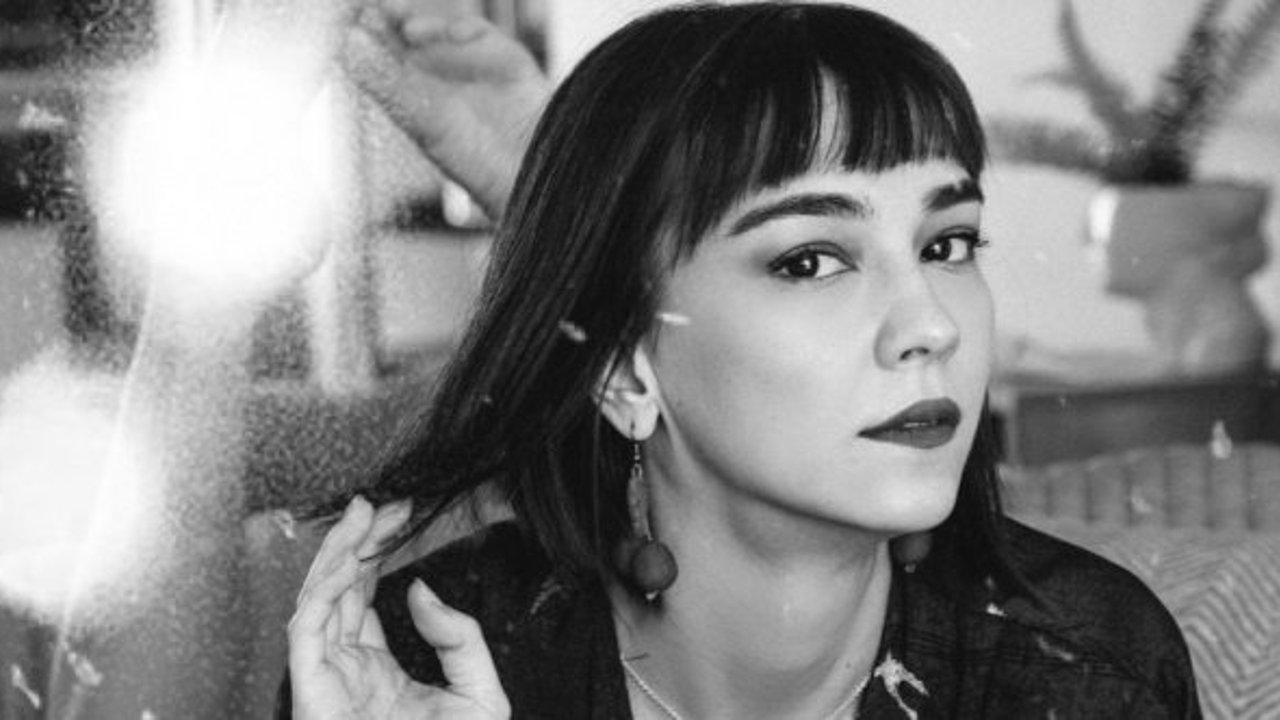 Türkü Turan aşı karşıtlarına sordu!