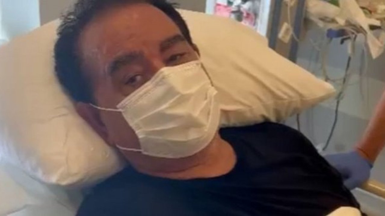 İbrahim Tatlıses hastane odasında türkü söyledi