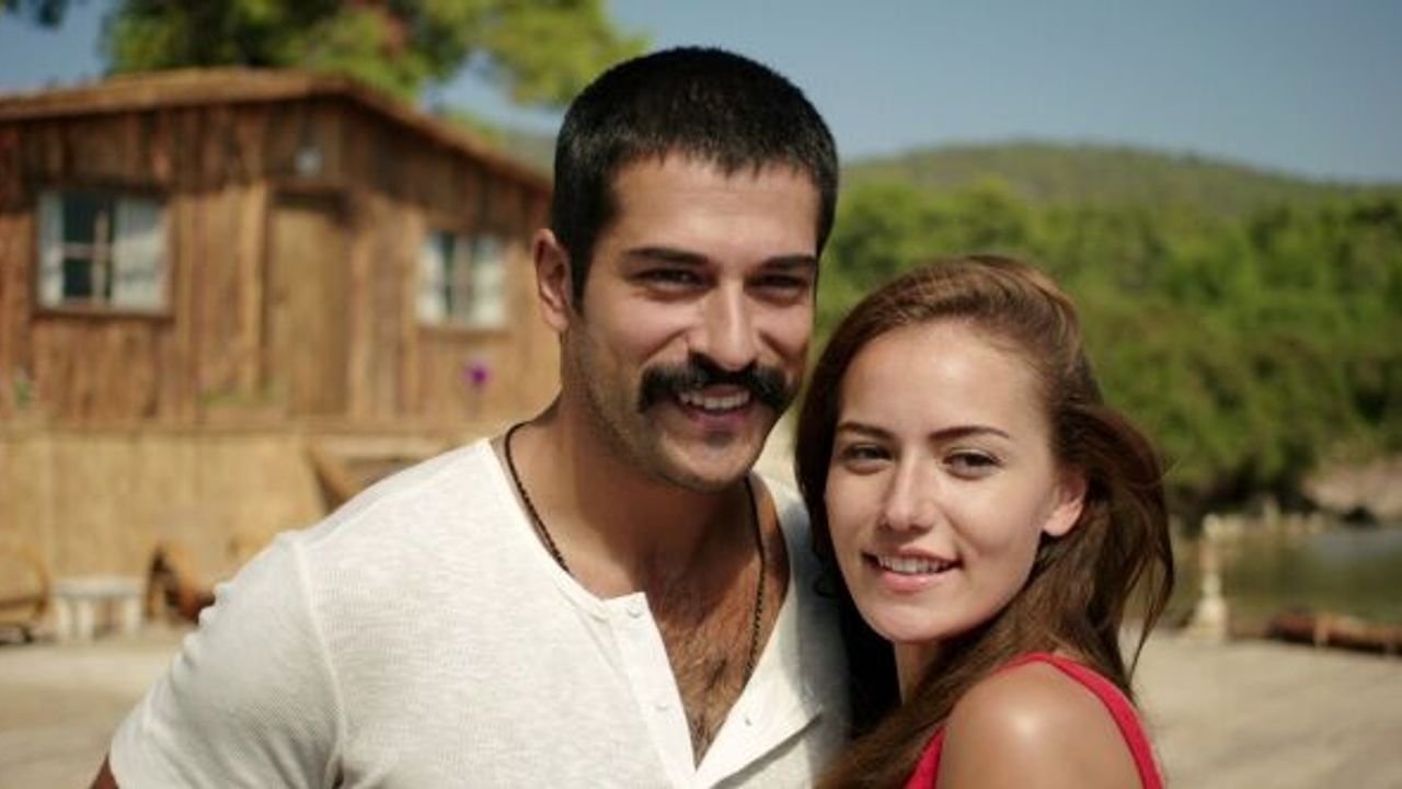 Burak Özçivit, Fahriye Evcen'den romantik bir aşk filmi!