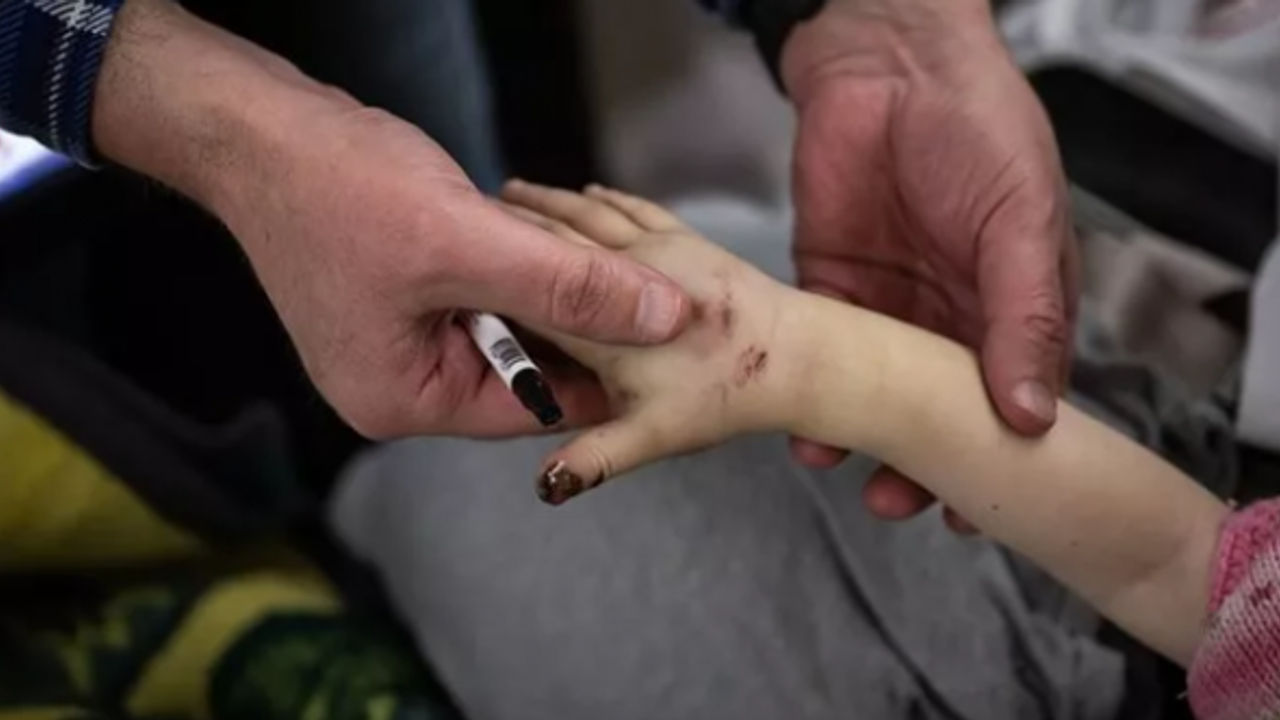 Ailesine ve yakınlarına ulaşılamayan depremzede çocuklar için çağrı merkezi kuruldu