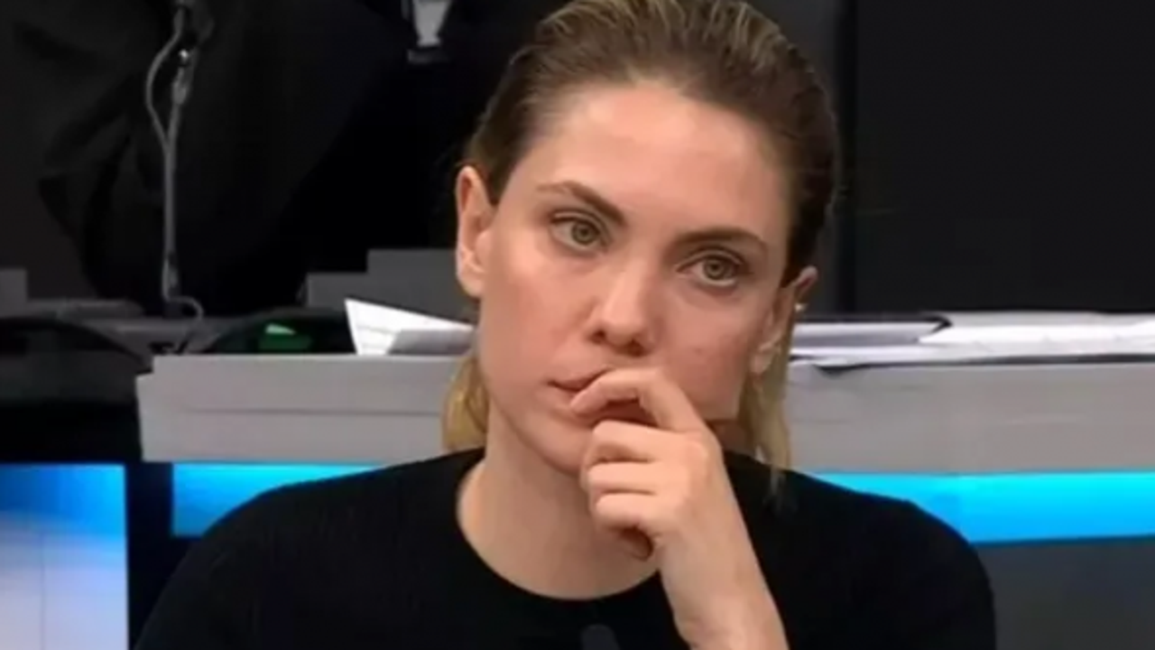 Bağış yayınına makyajsız çıkan Eda Ece alkış topladı!