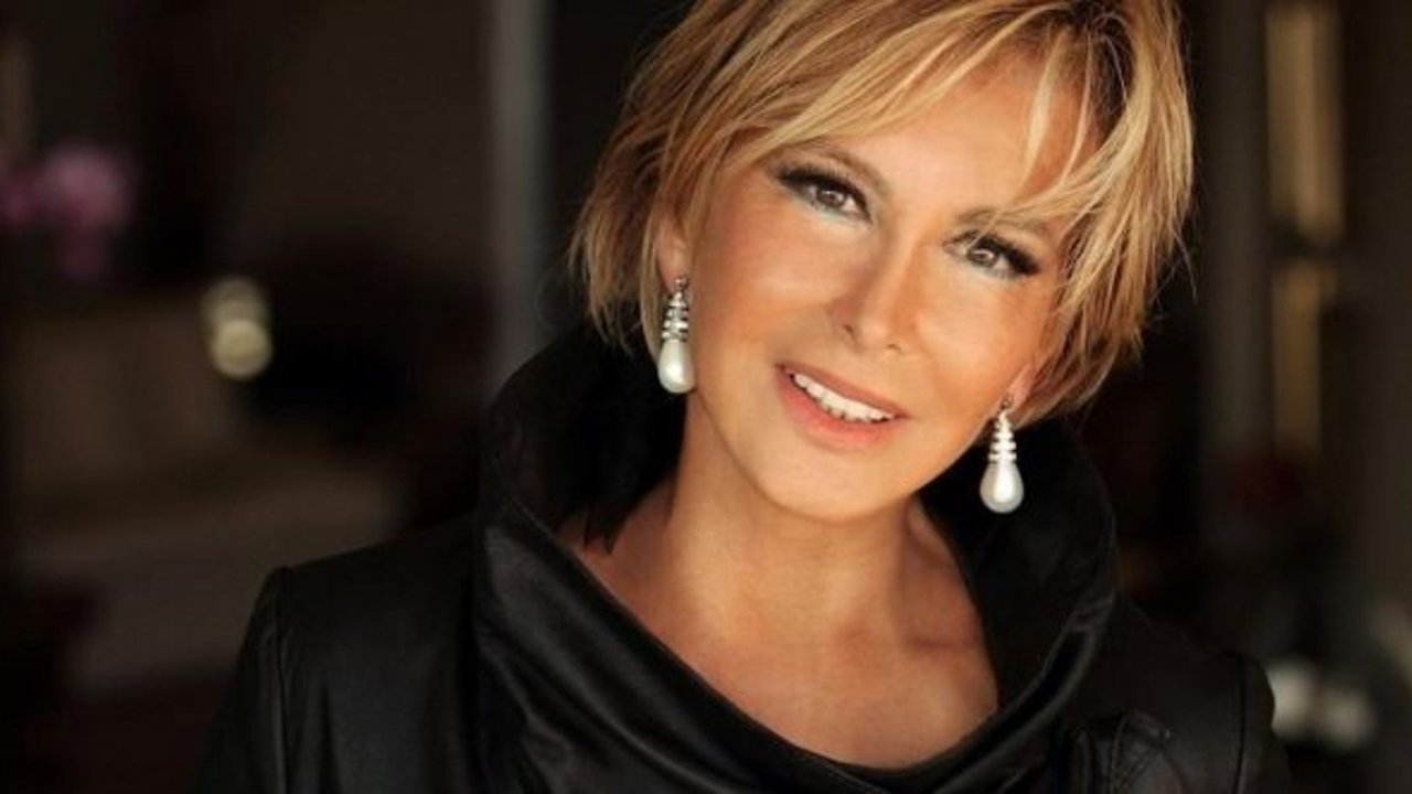 Filiz Akın ameliyat masasına yattı