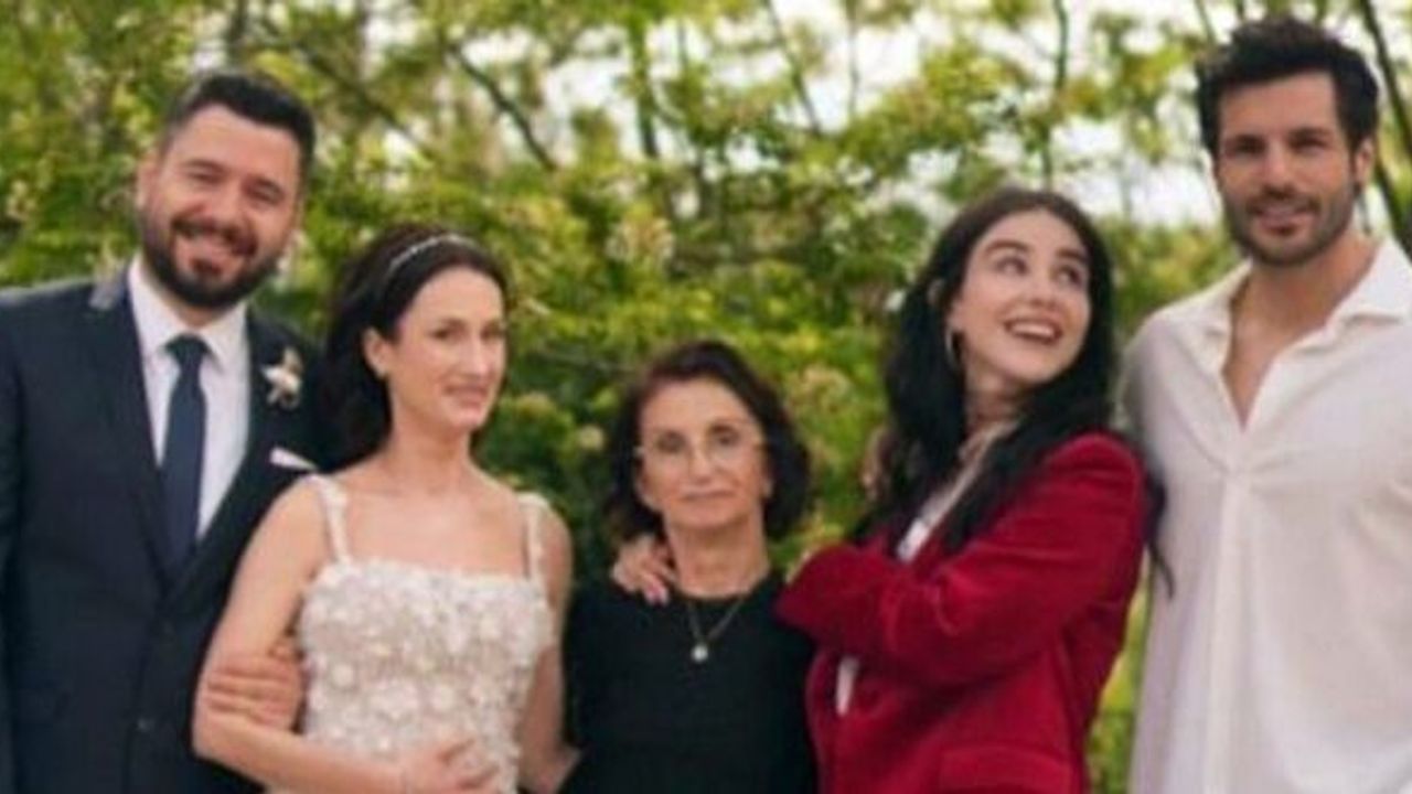 Özge Gürel'in ablası evlilik için ilk adımı attı!