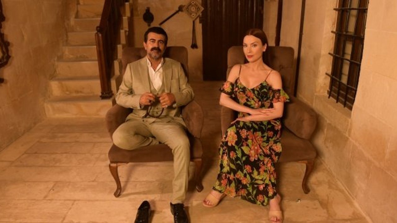 Arzu Yanardağ: “Uzun zamandır gördüğüm en samimi set”