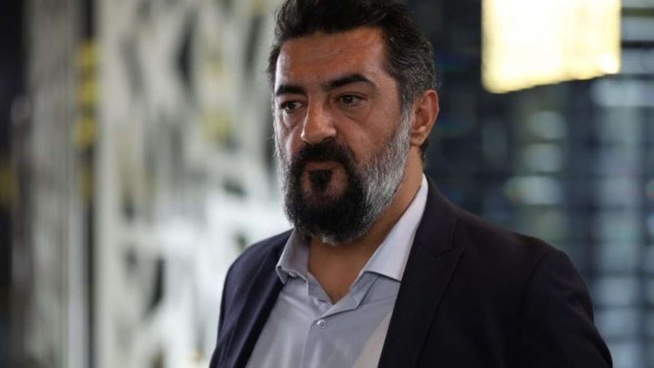 Süreyya, Akif’i şaşırtmaya devam ediyor