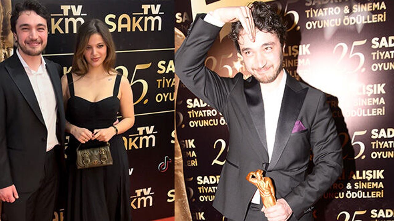 Burak Dakak'ın ödül sevinci!