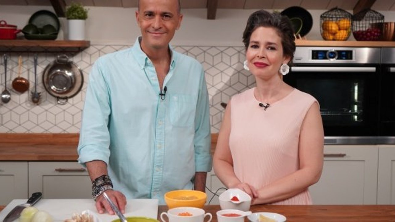 “Memet Özer ile Mutfakta” konuğu Pelin Batu