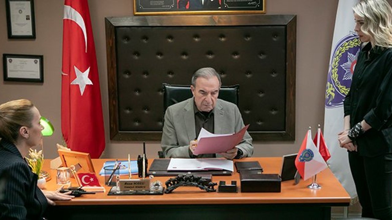 Ekibin gündeminde polise saldırı var!