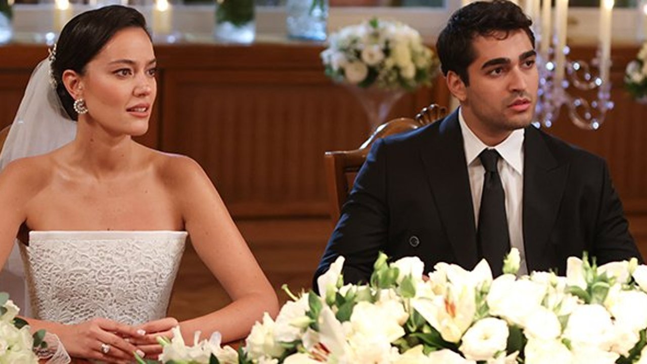 Diyar ile evlenmek üzere olan Ferit yol ayrımında