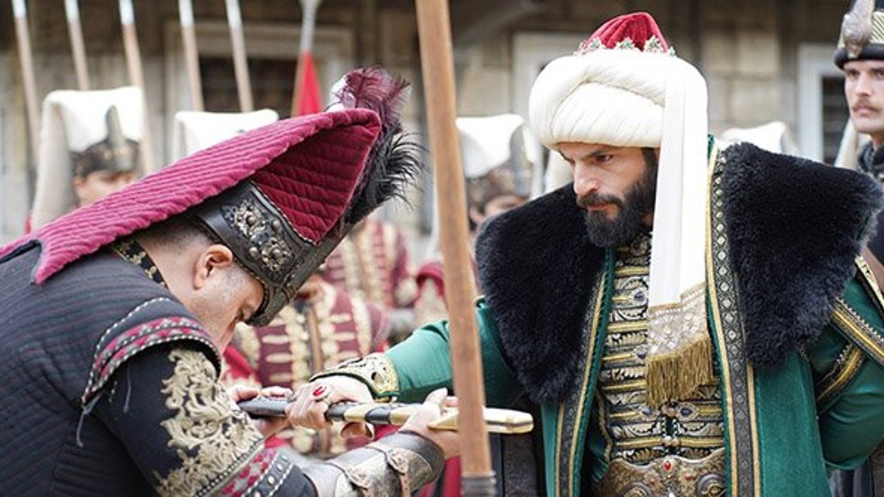 Sultan Mehmed zehirli kaftanı giyecek mi?