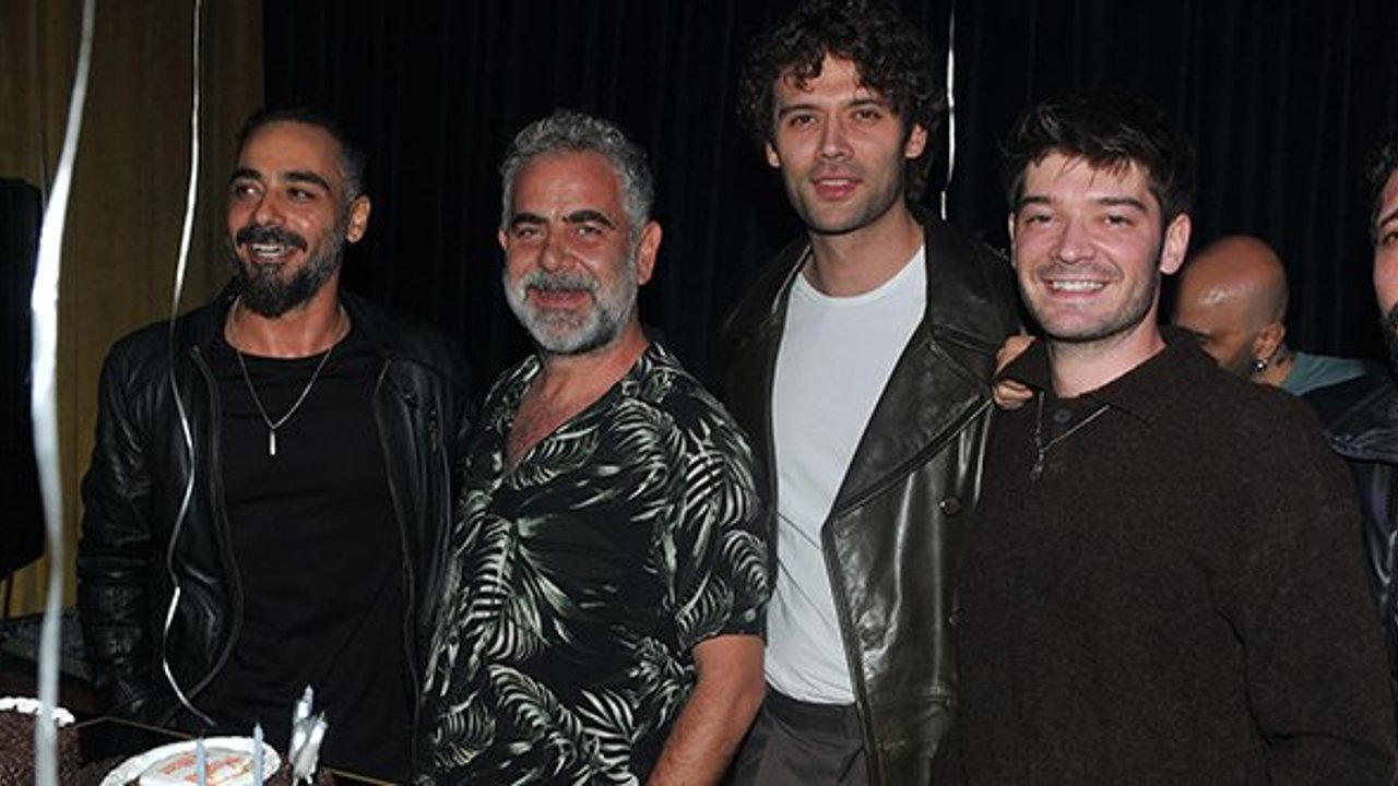 Yurdaer Okur’a  sürpriz doğum günü!