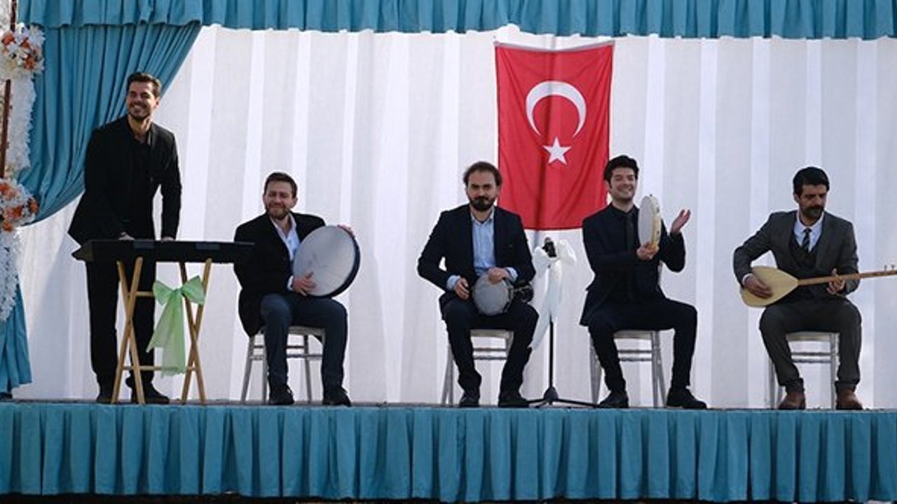 Gönül Dağı’nın başrol oyuncuları düet yaptı