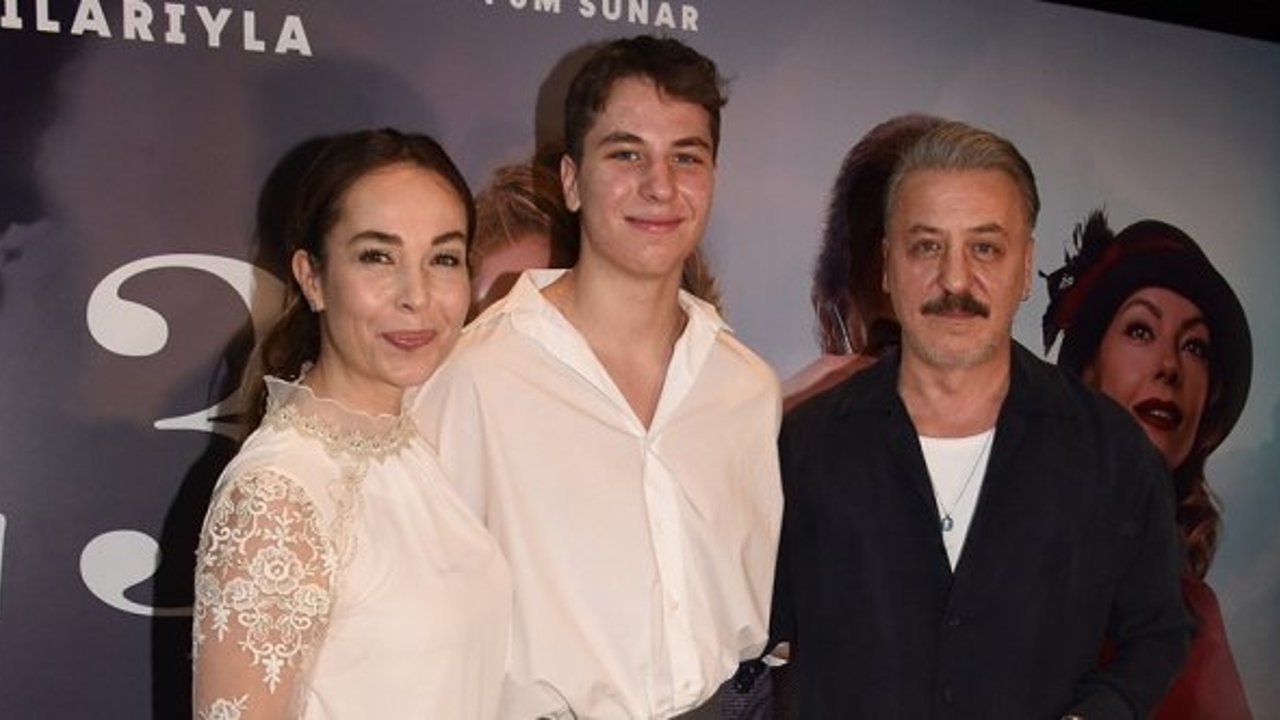 Esra Ronabar ve Barış Falay oğullarını izledi