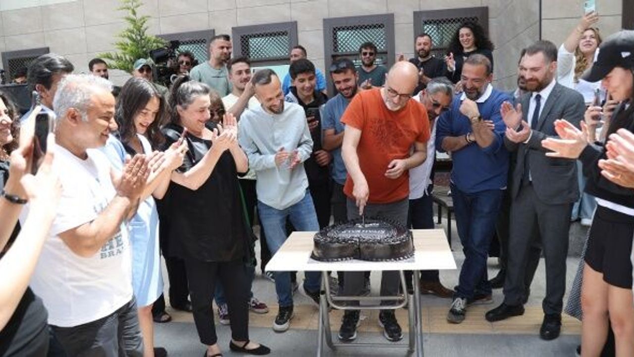 Siyah Kalp'ten veda pastası