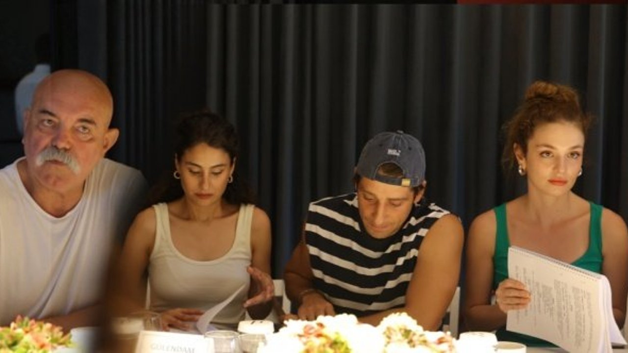 Veliaht dizisi oyuncuları okuma provasında!