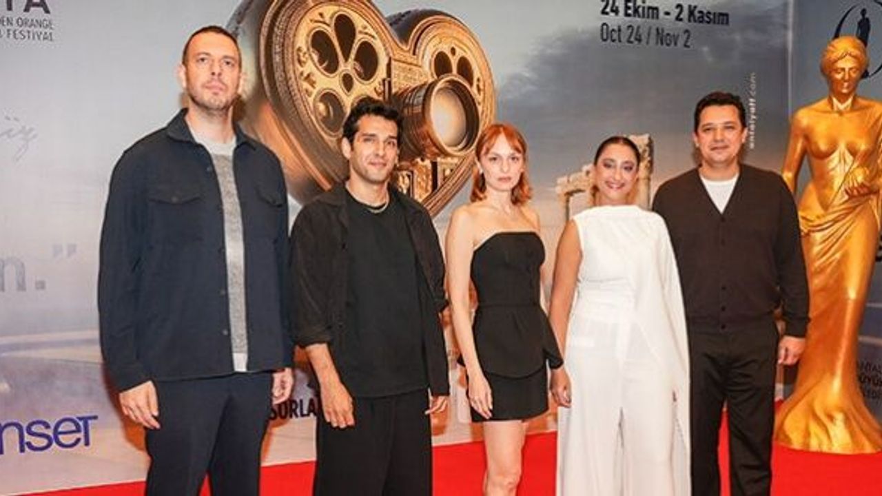 'Gelin Takımı 2' Altın Portakal'da gala yaptı!
