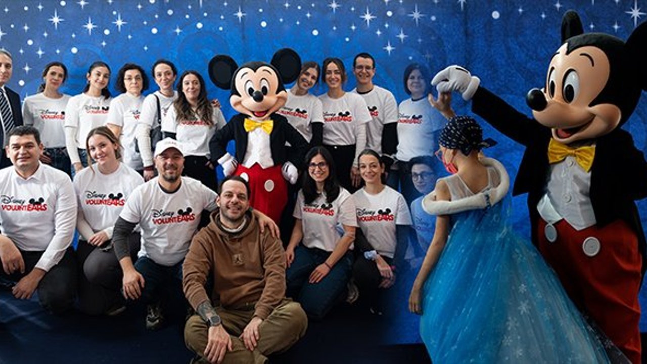 Disney, Mickey Mouse çocuklarla buluşturdu!