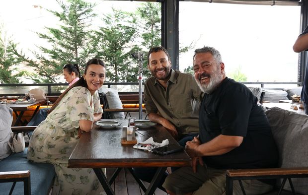 "Evlilik Güzeldir" dizisinden set halleri
