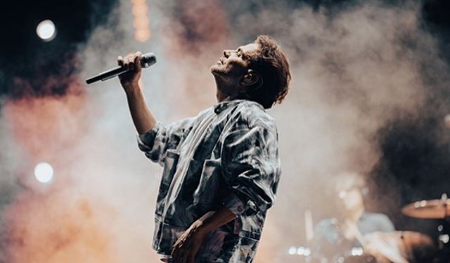 Kenan Doğulu İzmirlilere unutulmaz bir gece yaşattı