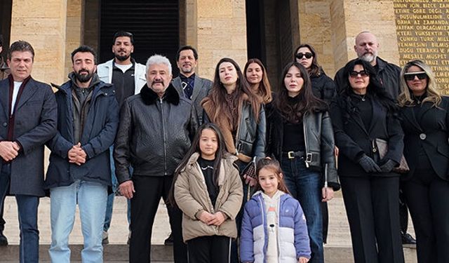ÇATLI" film ekibinden Anıtkabir’e anlamlı ziyaret