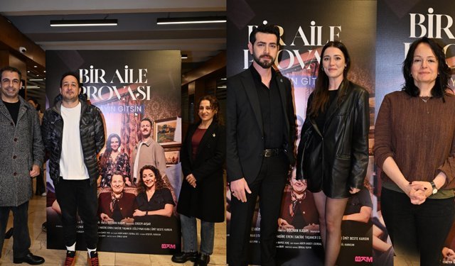 ‘Bir Aile Provası: Yaşayın Gitsin’ oyununa ünlü ziyareti