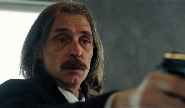 ‘Çekiç ve Gül: Bir Behzat Ç. Hikayesi’ dördüncü sezon onayı aldı!