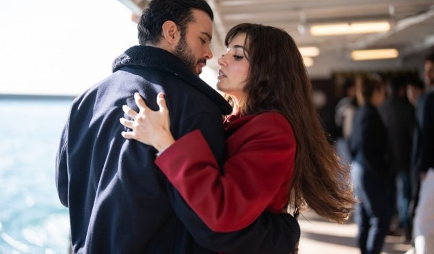 Hande Erçel Ve Barış Arduç'un yer aldığı Aşkı Hatırla'dan yeni kareler