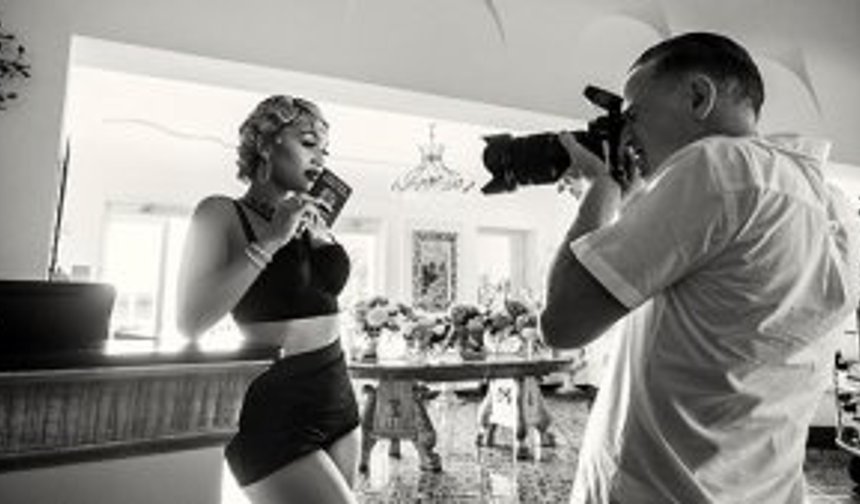 2022 Pirelli Takvimi’nden kamera arkası görüntüler 