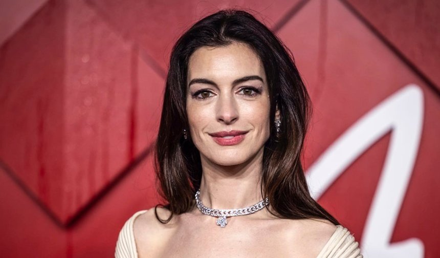 Anne Hathaway “İnşallah” dedi!