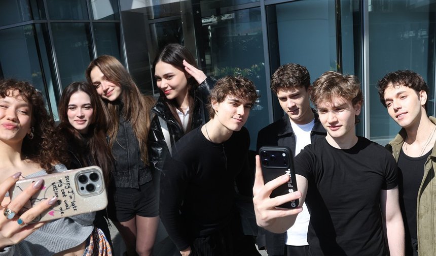 Daha 17'nin gençlerinden ilk selfie!