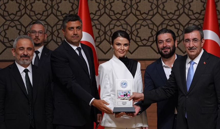 Uzak Şehir “Yılın Dizisi” seçildi