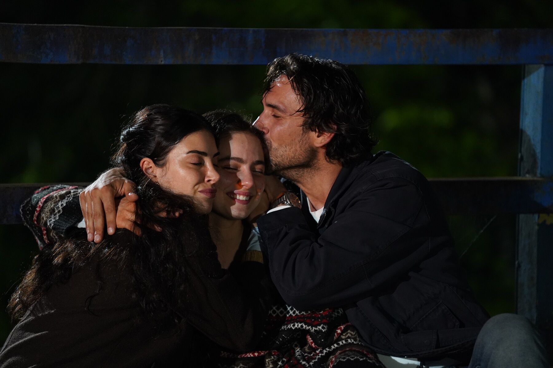 Esme ve Adil kızlarına kavuşuyor