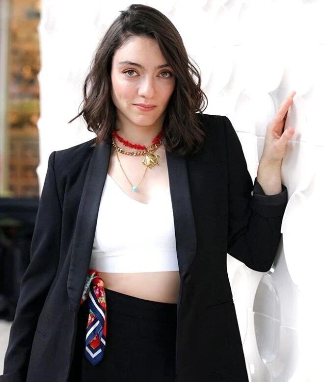 Merve Di̇zdar