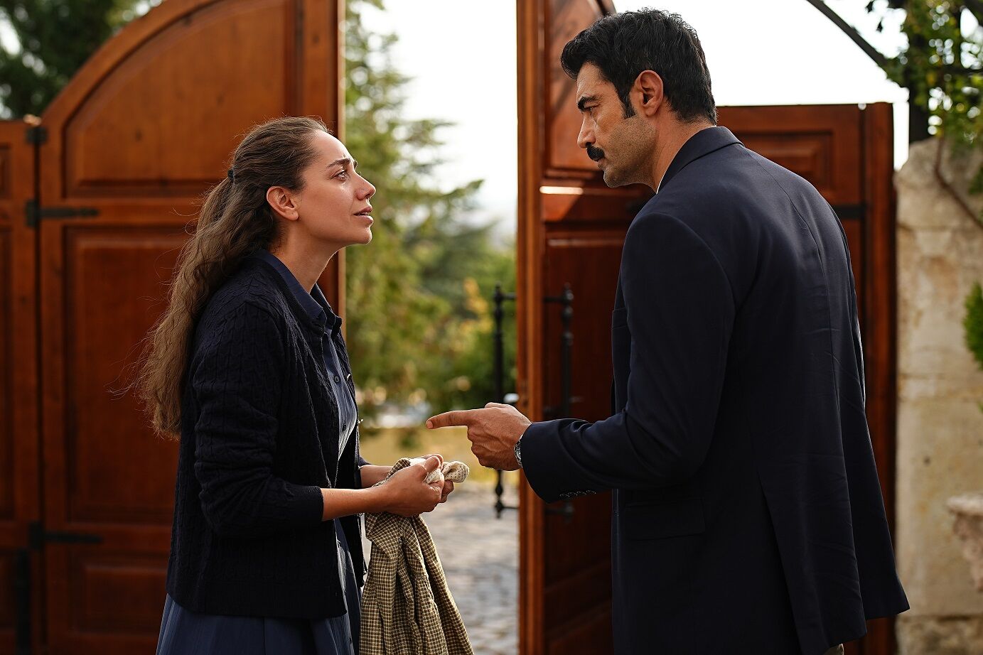 Mirza ve Leyla geçmişle yüzleşiyor